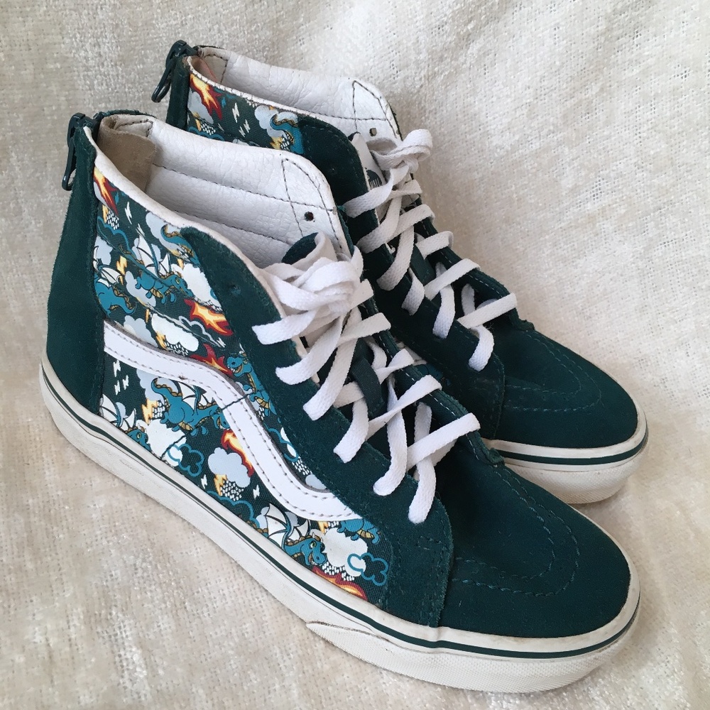Vans Off the Wal Sk8 Dragon Print Hi Zip Up Sneakers. Size 3(Kids)
